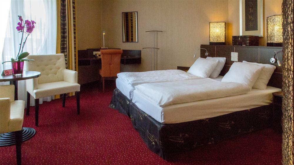 Hotel Ravel Χίλβερσουμ Εξωτερικό φωτογραφία