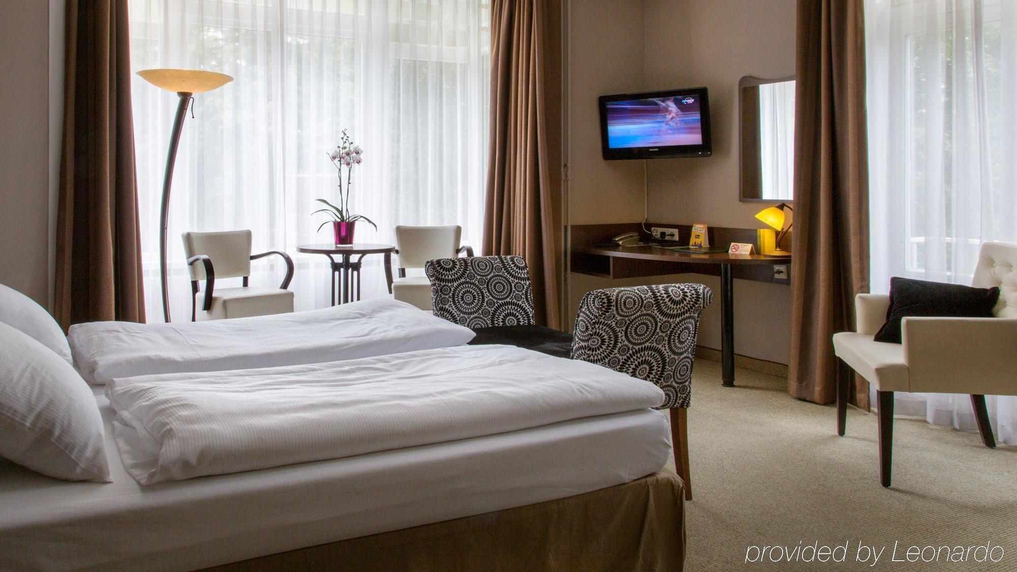 Hotel Ravel Χίλβερσουμ Εξωτερικό φωτογραφία