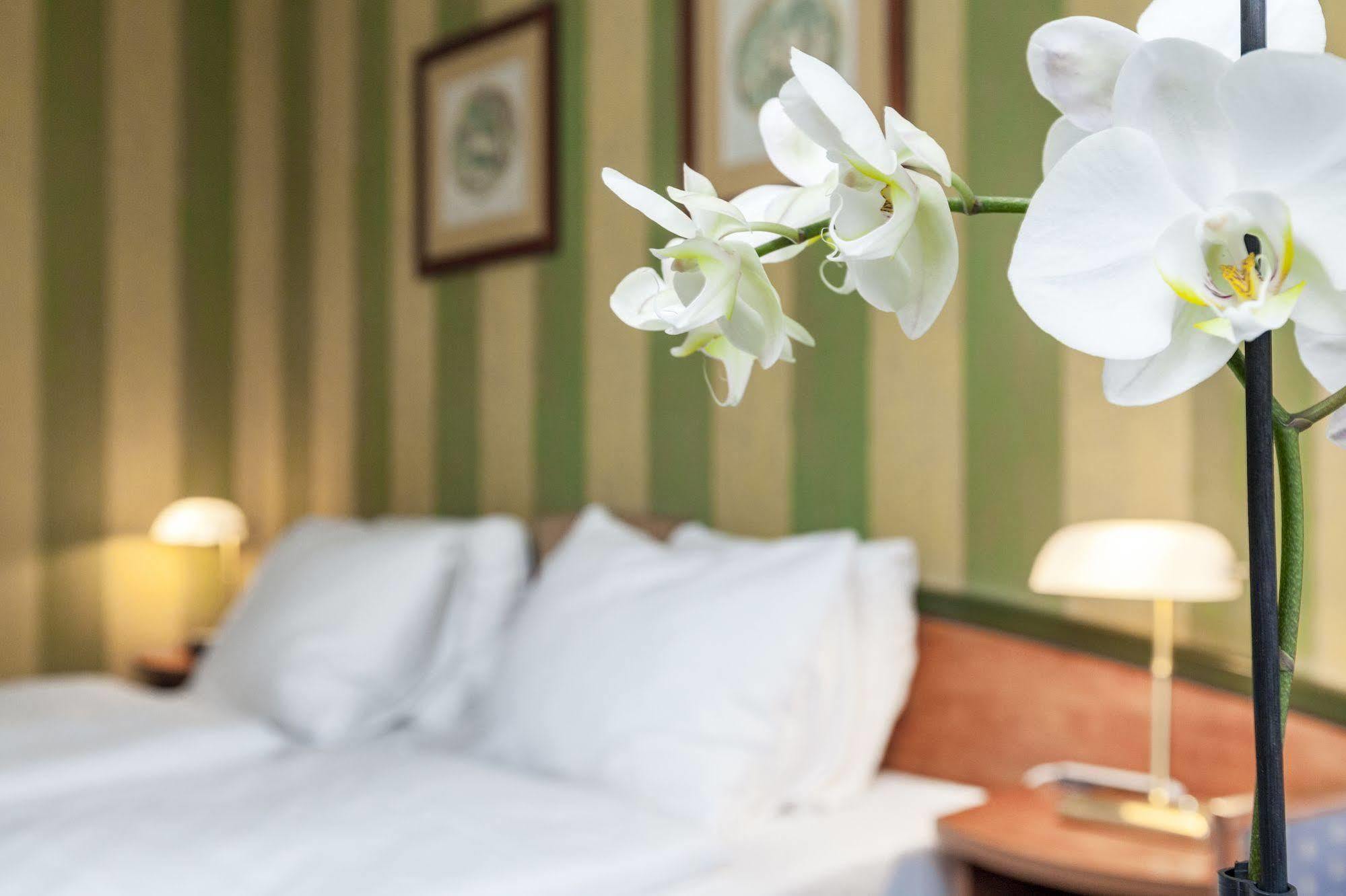 Hotel Ravel Χίλβερσουμ Εξωτερικό φωτογραφία