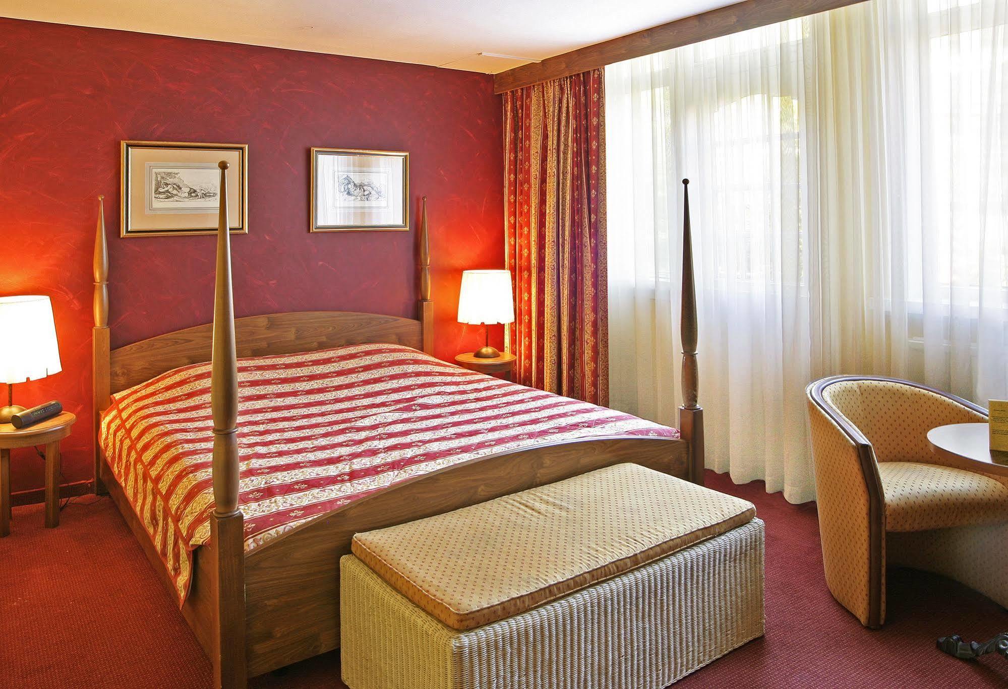Hotel Ravel Χίλβερσουμ Εξωτερικό φωτογραφία